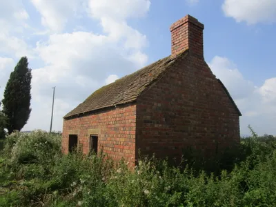 Abandoned building by the River Severn