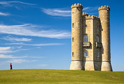 Broadway Tower, Cotswolds, England. Edited version of photo by Newton2 (cropped one person from the left).