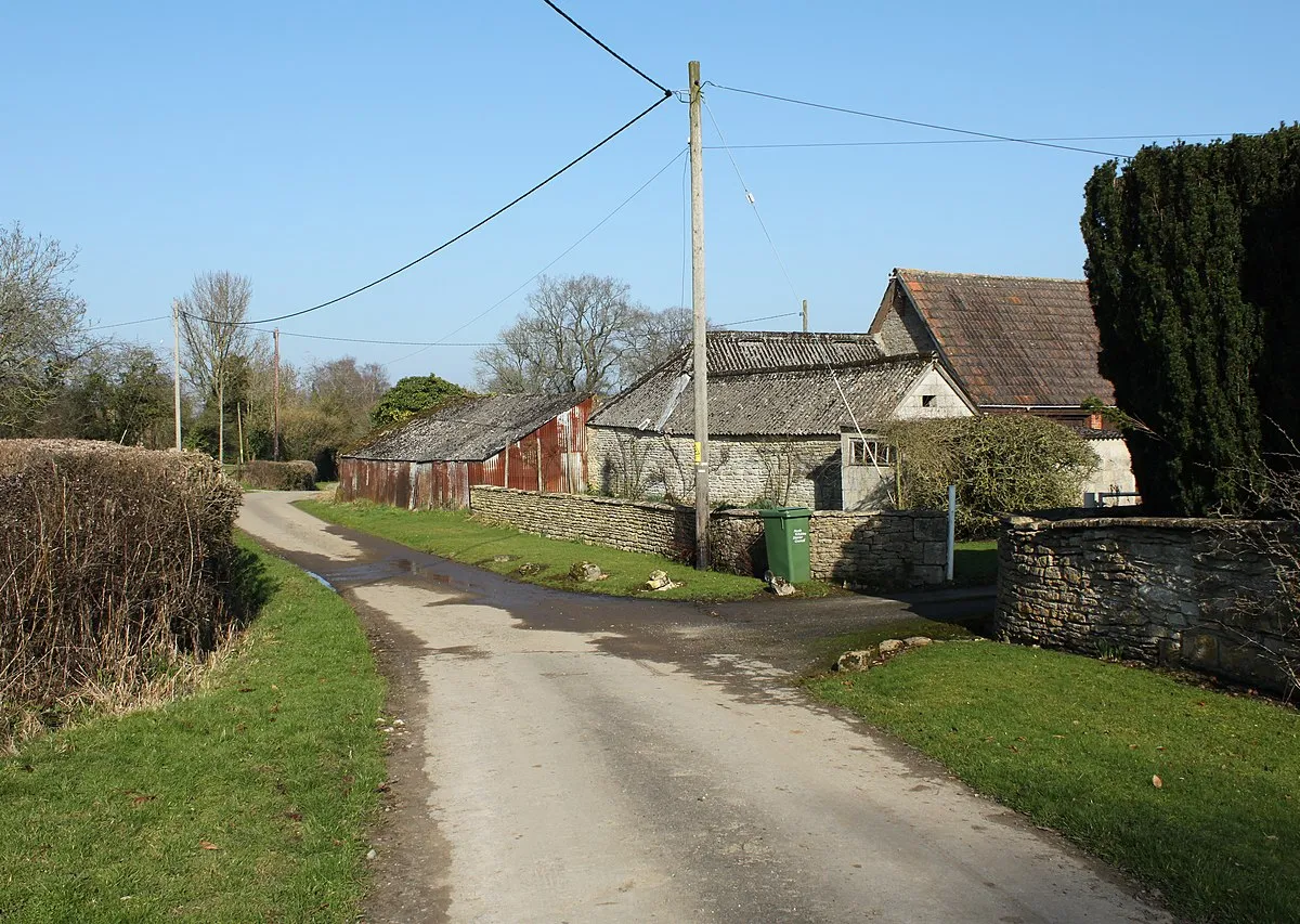 2011 : Lane north east passing Peckingell Farm