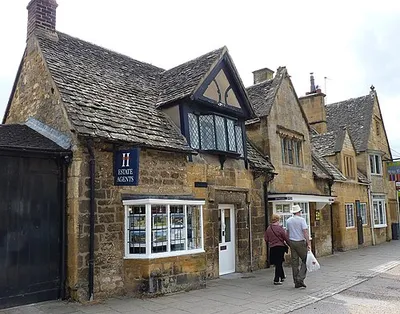 27, High Street, Broadway