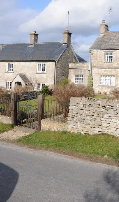 Cottages in Eastcombe