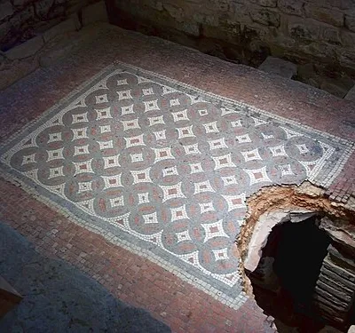 Chedworth Roman Villa -- Mosaic in the tepidarium in the west-wing bath-house