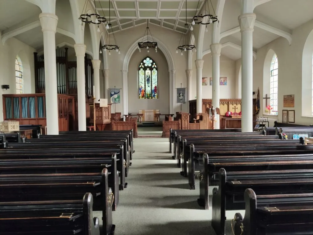 AMBERLEY, Holy Trinity - int
