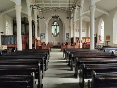 AMBERLEY, Holy Trinity - int