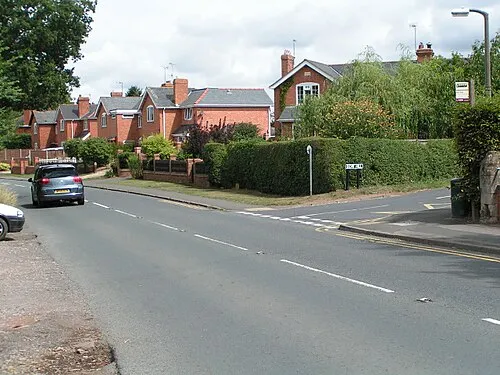 B4424 passing through Callow End