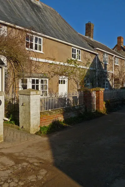 Avebury - End Of The High Street