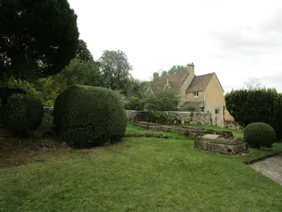 Churchyard and cottages, Edgeworth