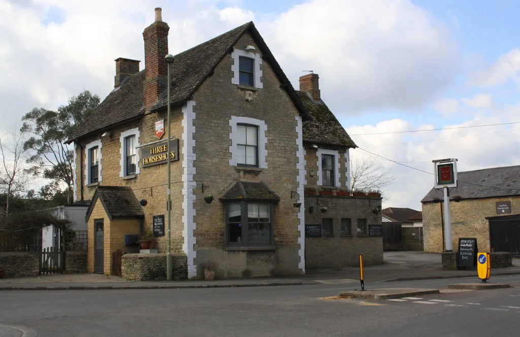 'Three Horseshoes' at Main Road / Church Road junction