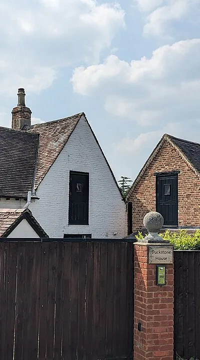 Duckstone House