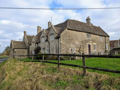 Bell House (Box, Wiltshire, SN13)