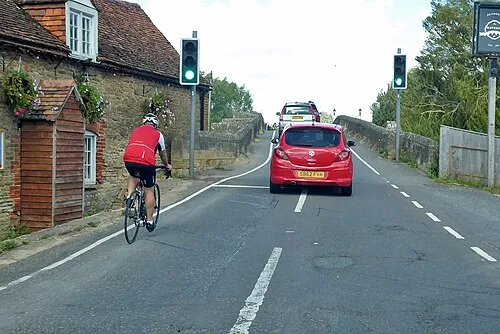 A415 crosses the Thames at Newbridge