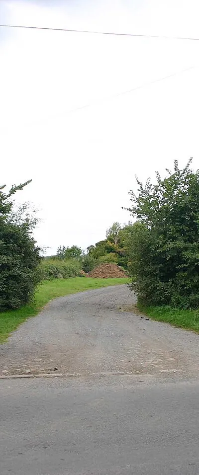 Driveway to Oxhill Farm from Kineton Road