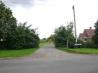 Driveway to Oxhill Farm from Kineton Road