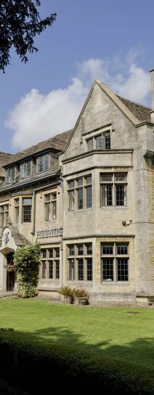 The Hare & Hounds Hotel