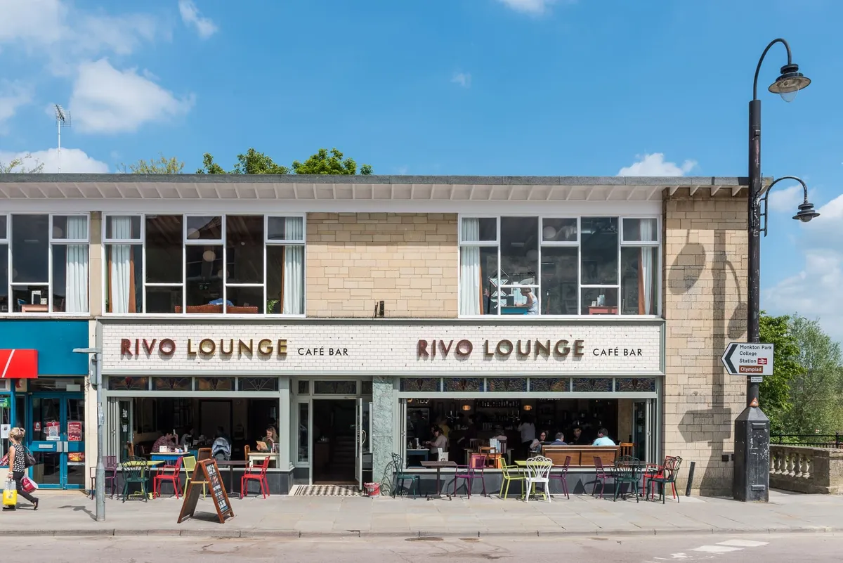 Rivo Lounge
