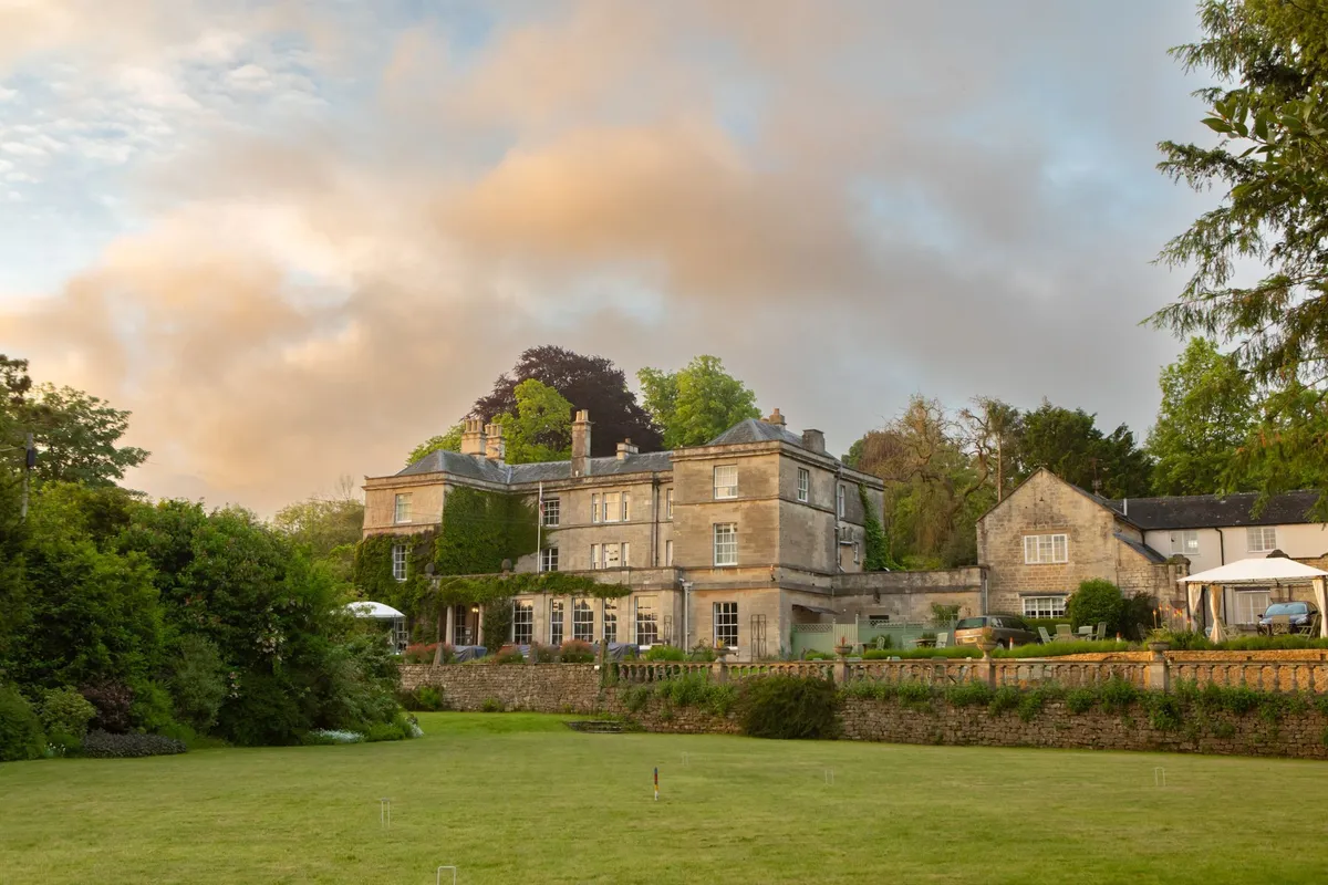 Burleigh Court Hotel