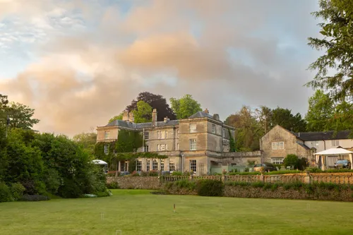 Burleigh Court Hotel